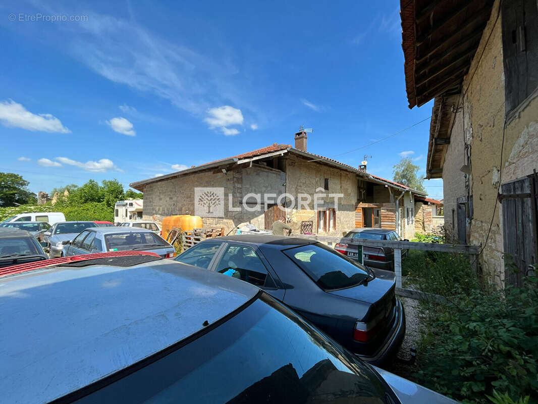 Maison à ROMENAY
