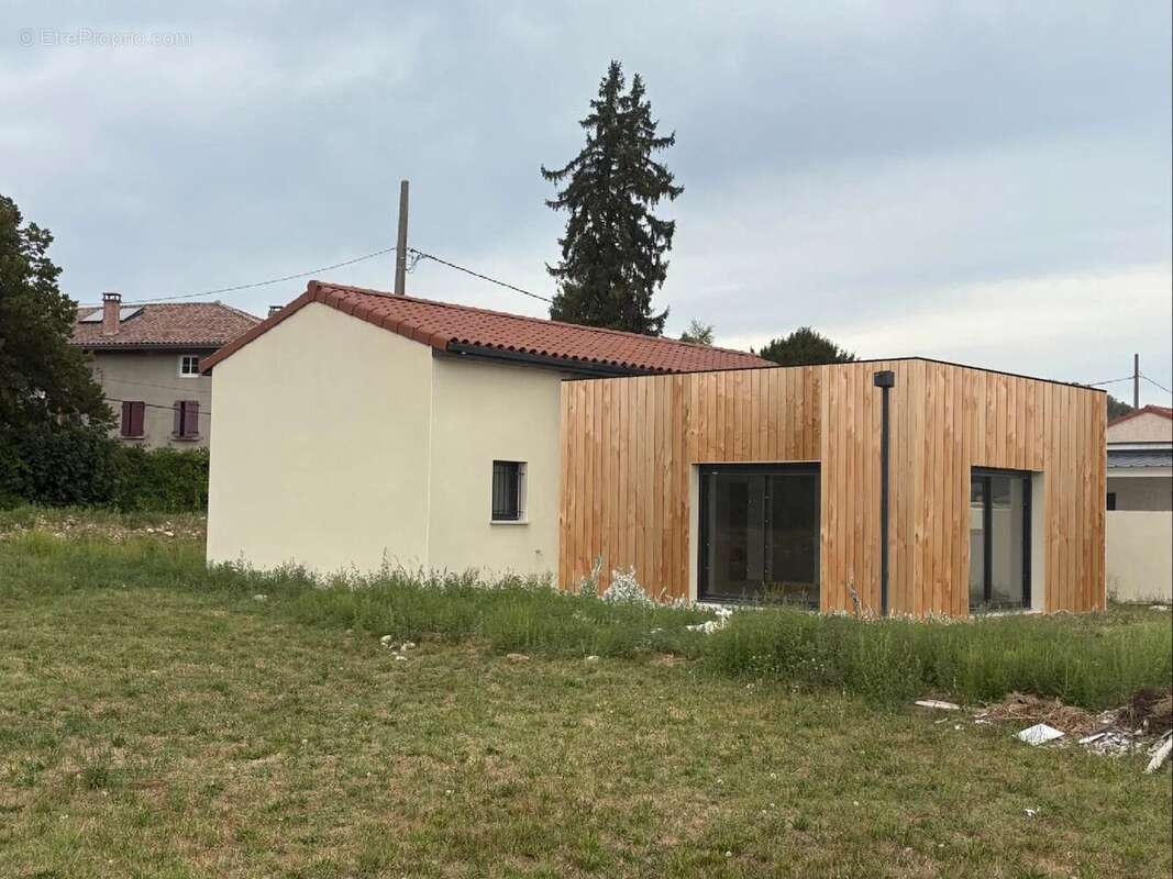 Maison à SAINT-LATTIER