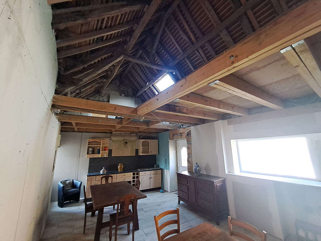 Maison à YZEURES-SUR-CREUSE