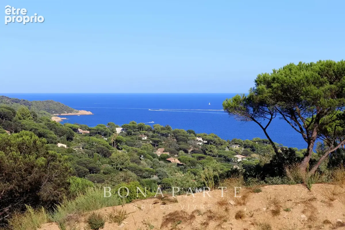Ramatuelle – L’Escalet – Terrain avec permis purgé et double vue mer - photo 2