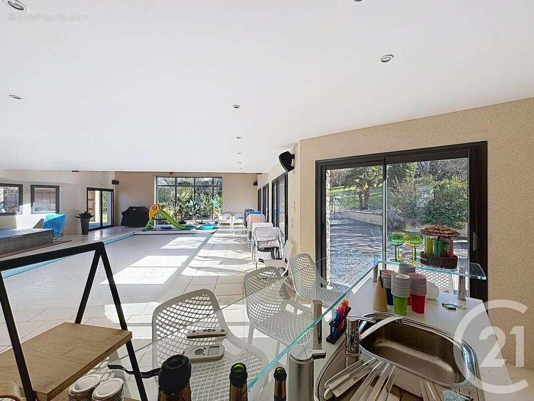 Maison à VAUX-LE-PENIL