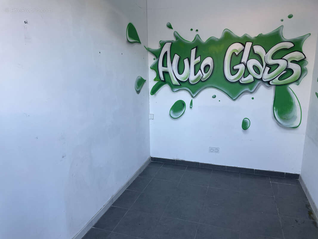 Commerce à LE PONTET