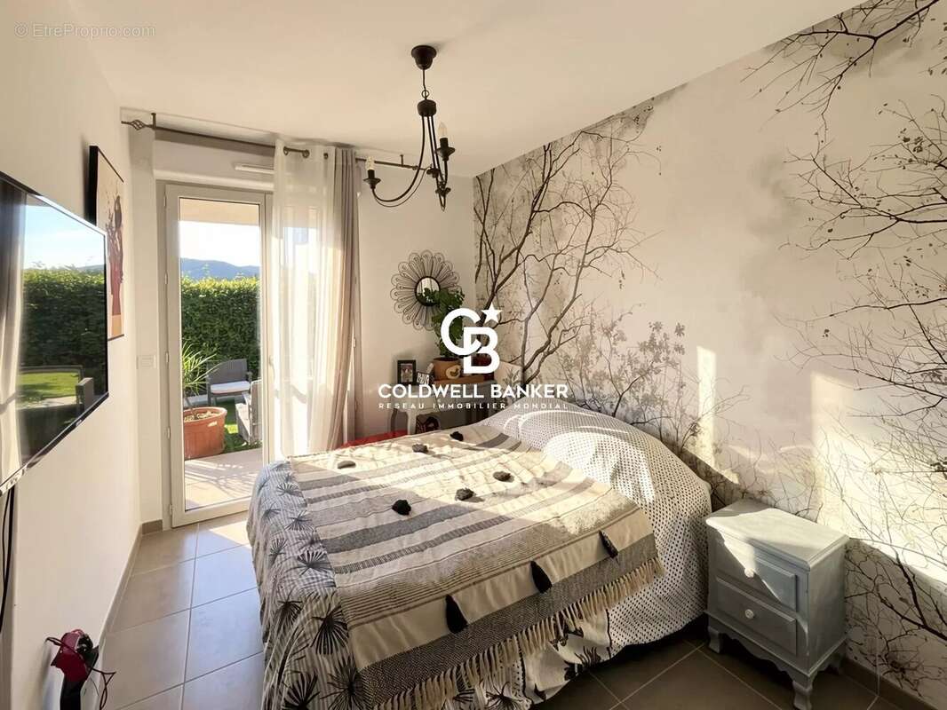 Appartement à PUGET-SUR-ARGENS