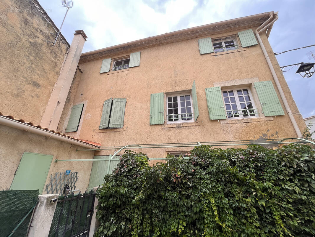 Appartement à BEZOUCE