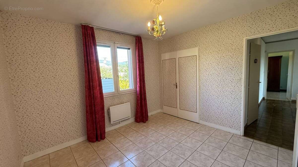 Maison à FIGANIERES