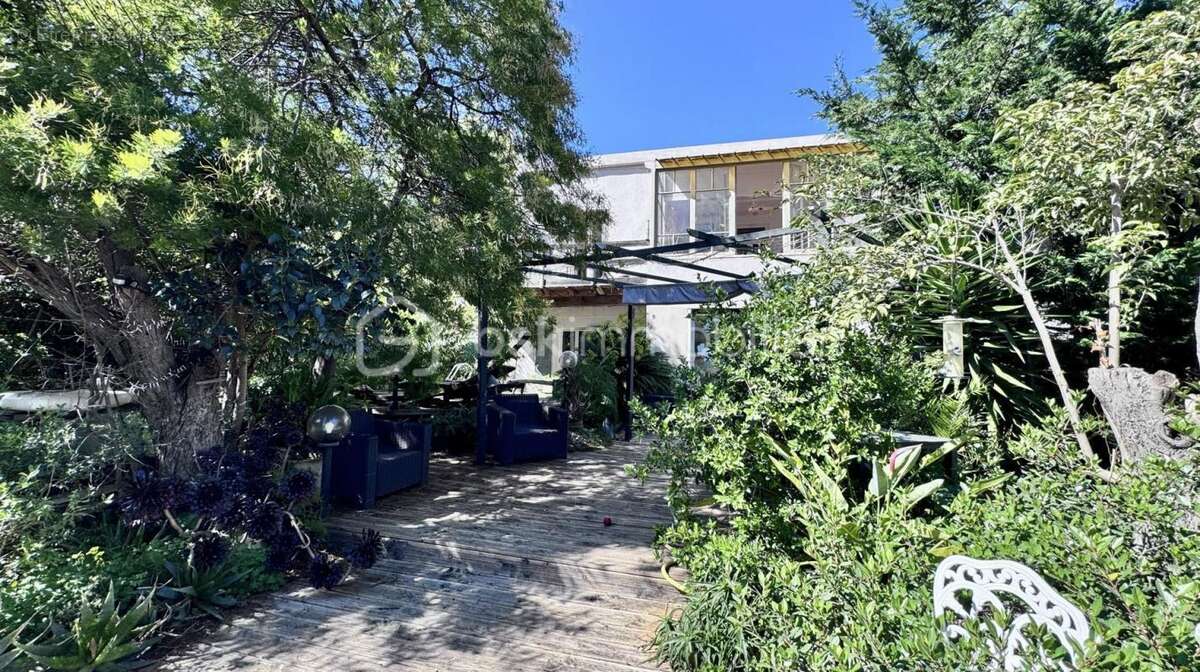 ACHAT d'une Maison de caractère rénovée  179 m² 4 chambres Terrain arboré avec piscine à Toulon - photo 13