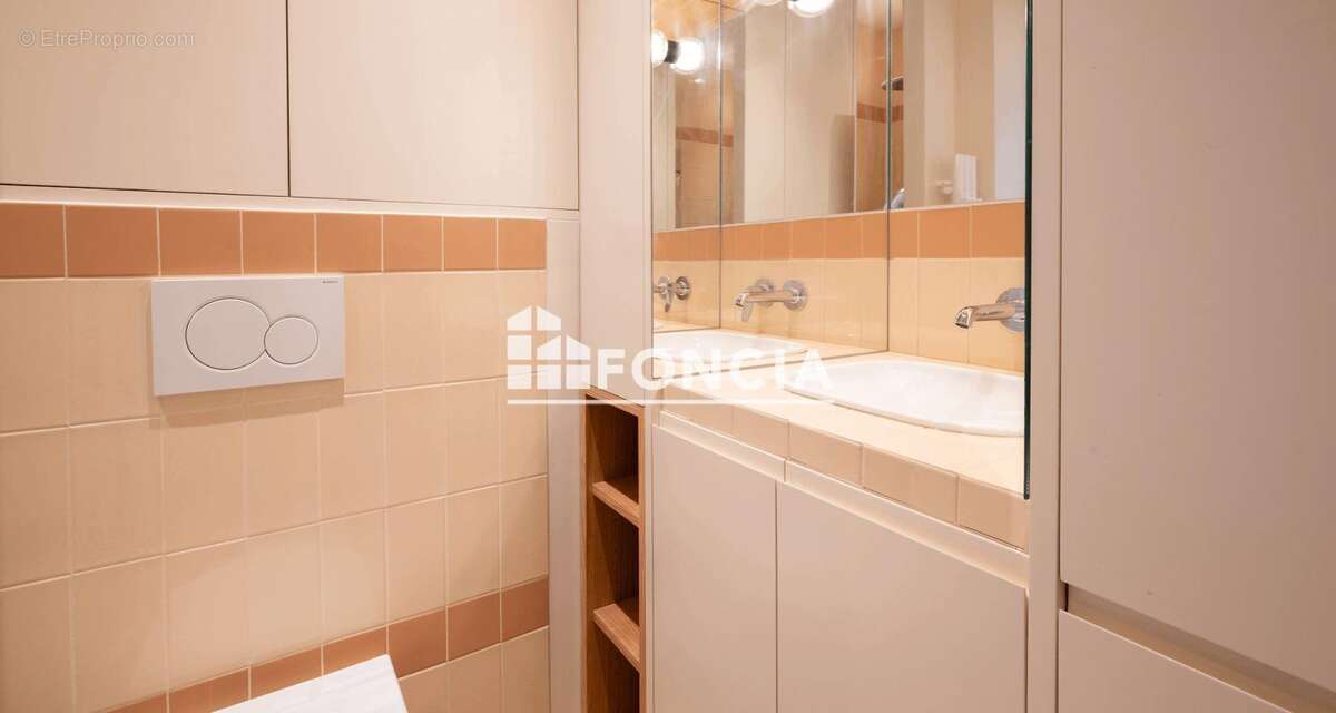 Paris iv –  archives/rambuteau – 3p refait a neuf en etage avec ascenseur - photo 10