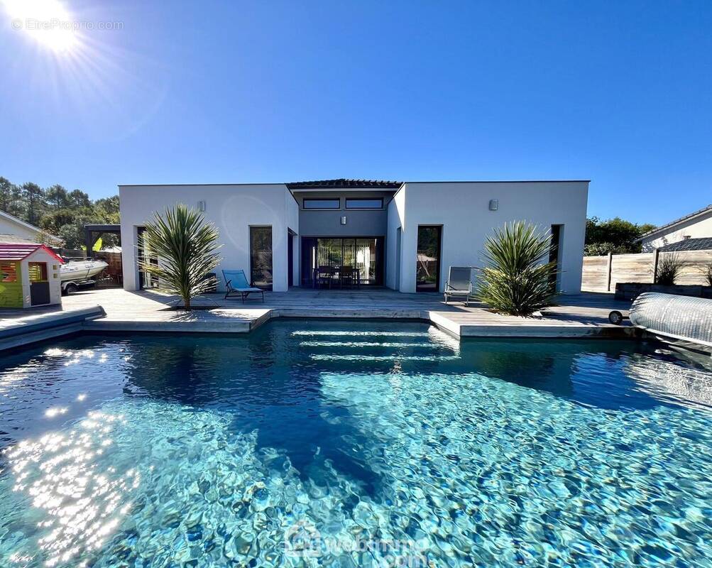 Maison à SAINTE-HELENE