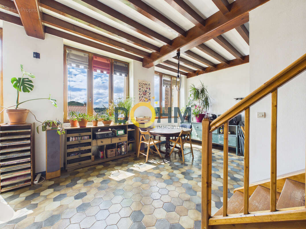 Appartement à SAINT-ETIENNE