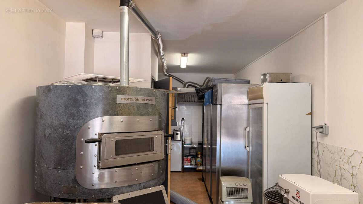 A vendre fonds de commerce pizzeria 45 m2 + 12 places en terrasse situe quartier la faviere bormes les mimosas - photo 8