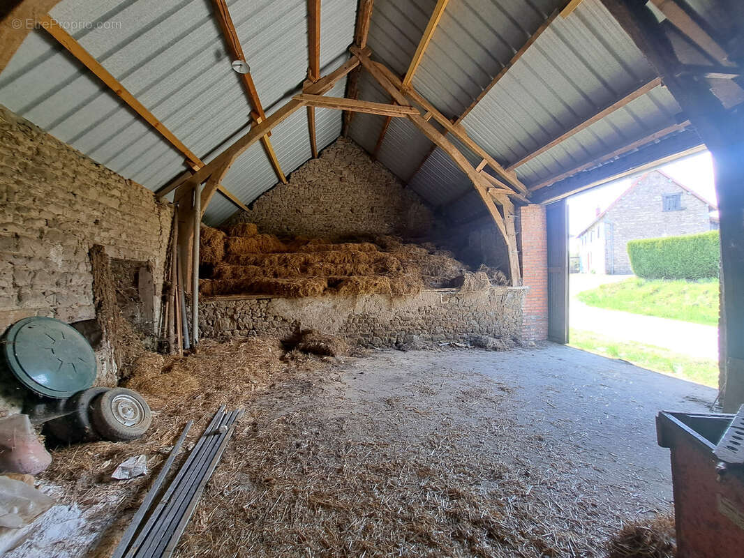 Maison à SAINT-PRIEST-DES-CHAMPS