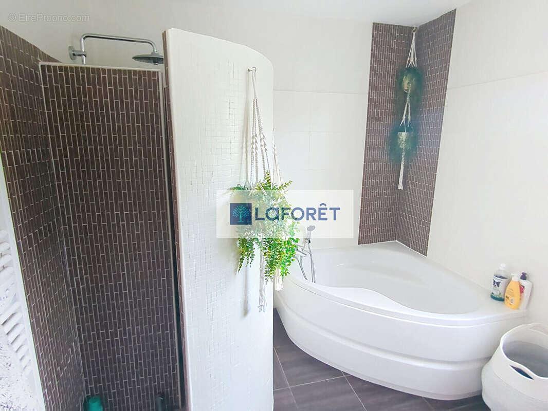 Maison à MEZY-SUR-SEINE