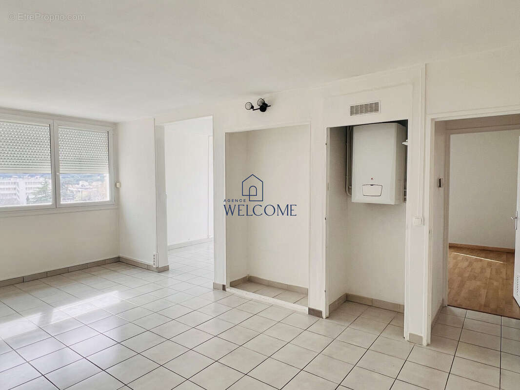 Appartement 64 m² à Bagnols-Sur-Ceze  - photo 2