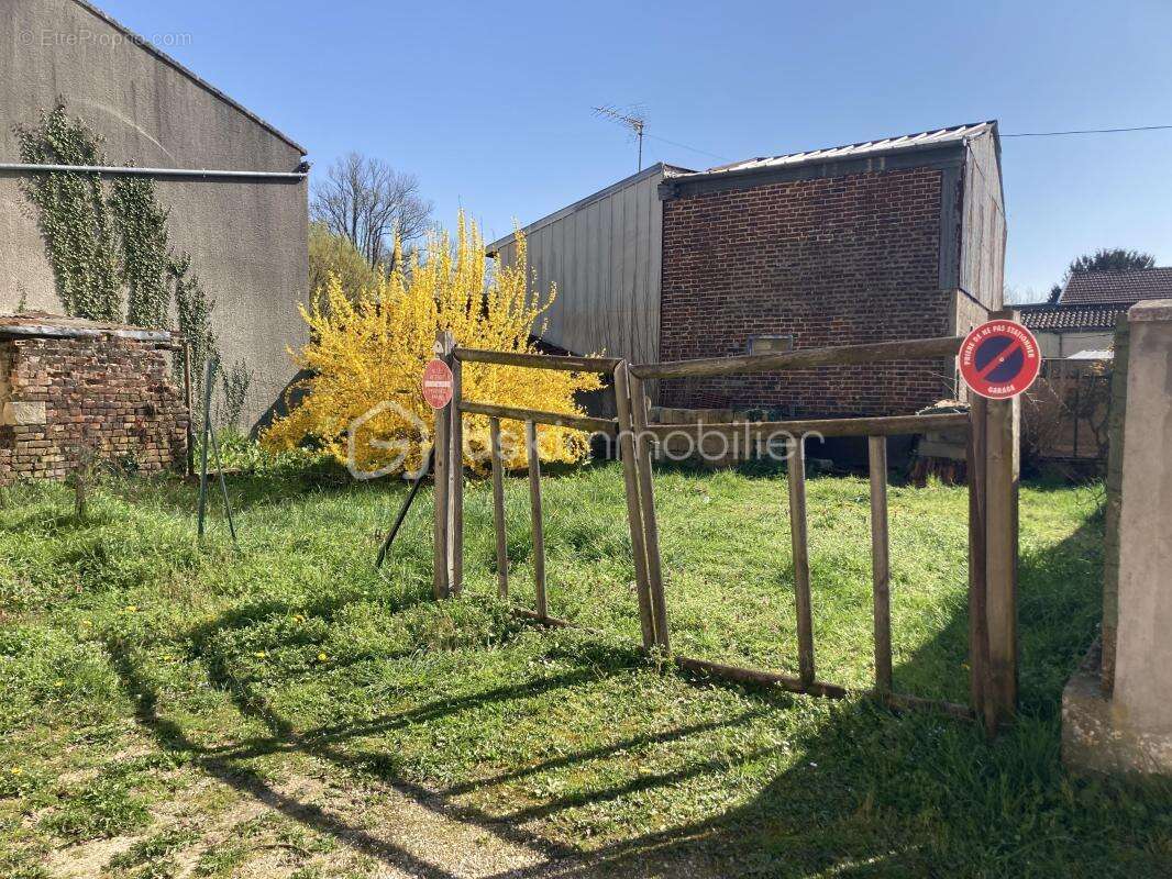 Terrain à ECLARON-BRAUCOURT-SAINTE-LIVIERE