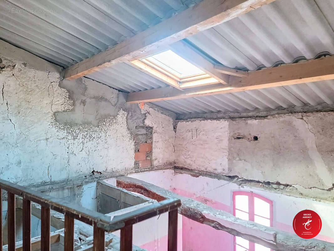 Maison à MONTFERRAT