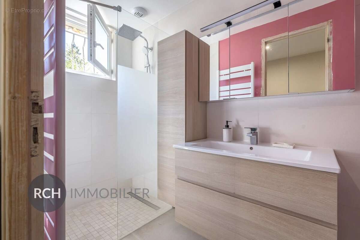 Maison à NEAUPHLE-LE-CHATEAU