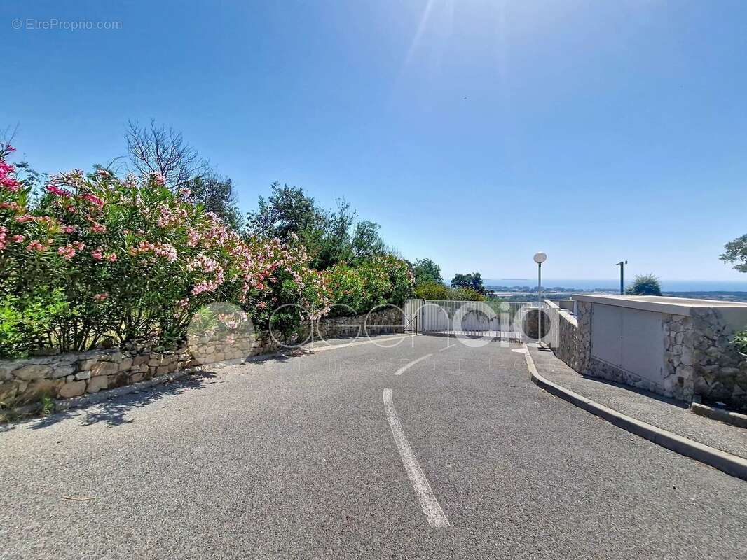 Appartement à MANDELIEU-LA-NAPOULE