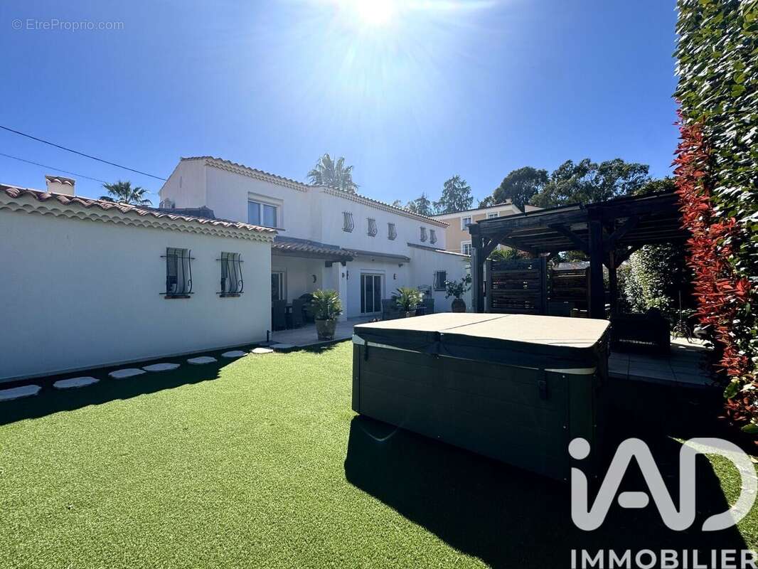 Photo 2 - Maison à ANTIBES