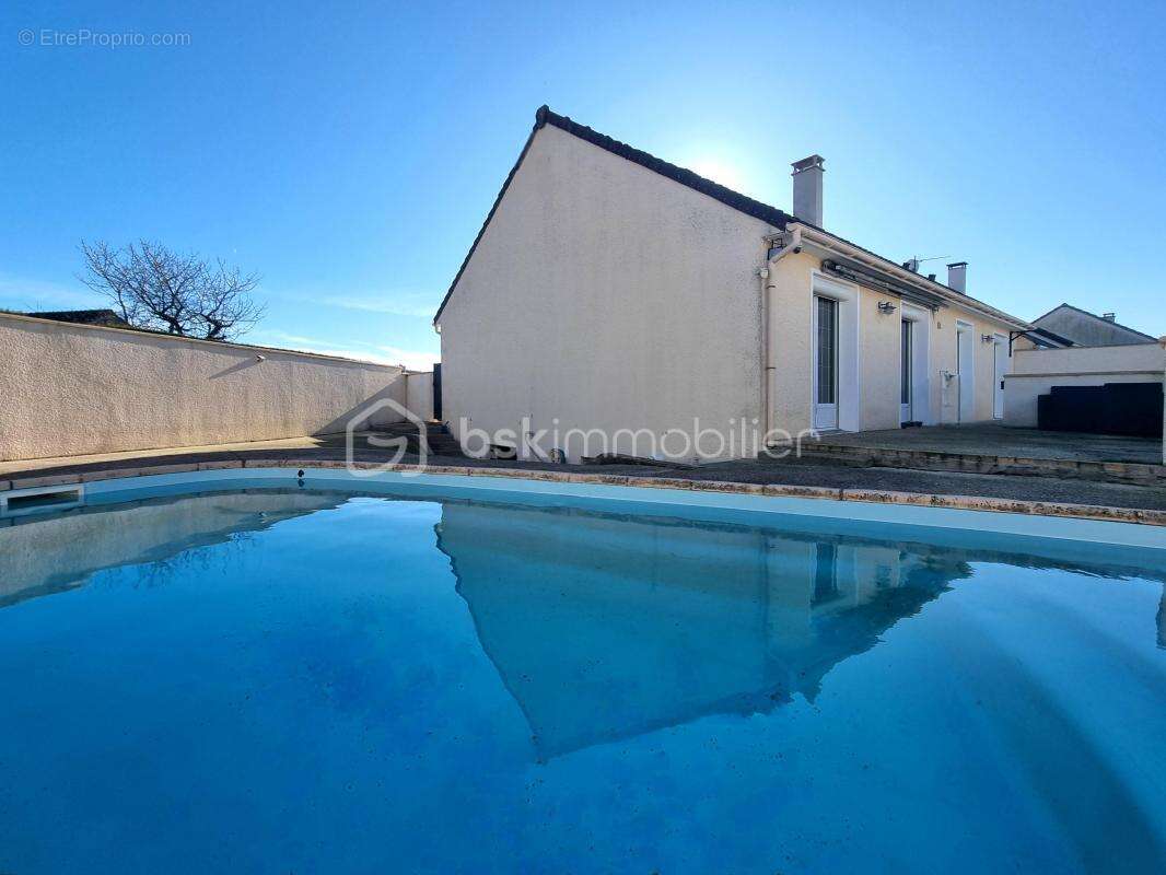 Maison sur sous-sol total_ 4 chambres_ piscine !!! - photo 2