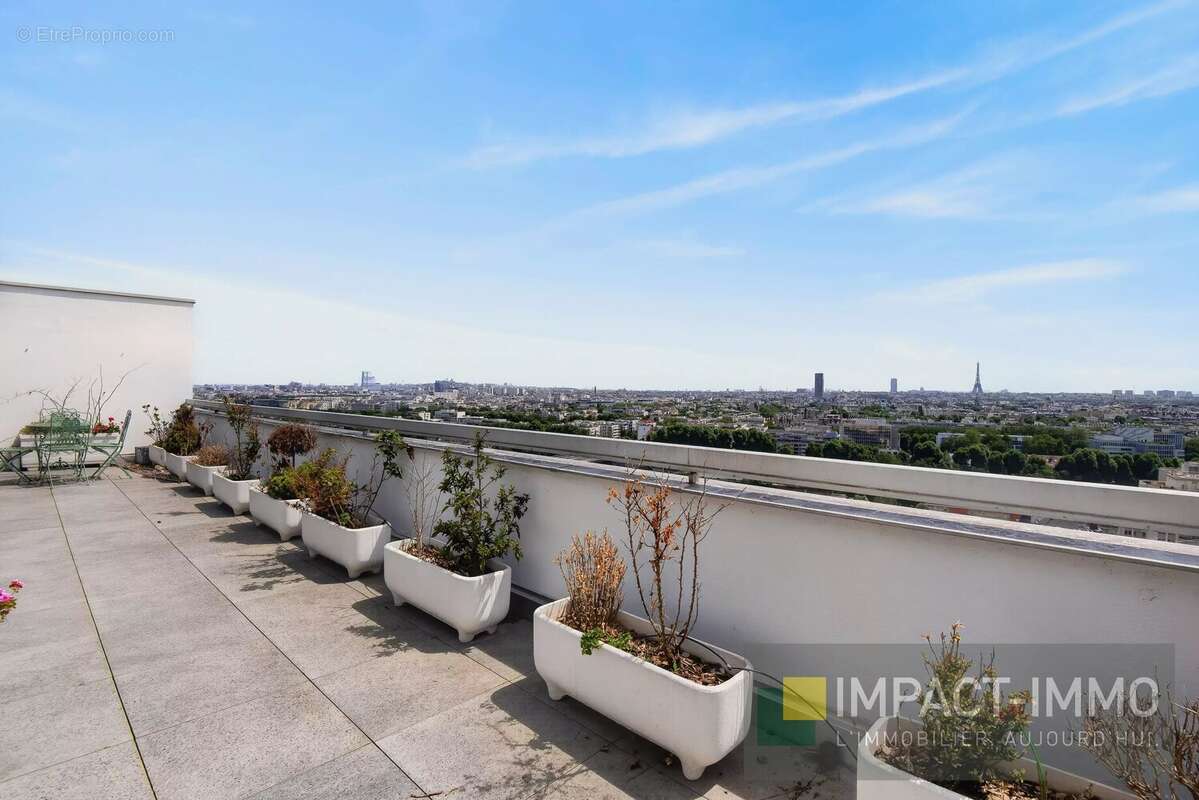 Appartement à COURBEVOIE