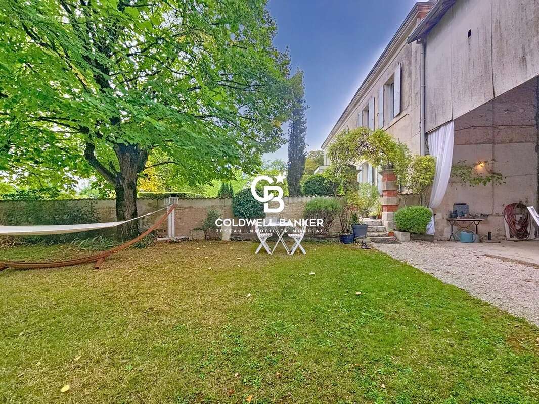 Maison à SAINT-JEAN-D'ANGELY