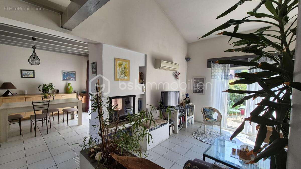 A vendre maison 3 faces de 131m² sur terrain de 336m² a ceret - trois chambres - garage - climatisation reversible - vue sur le  - photo 10
