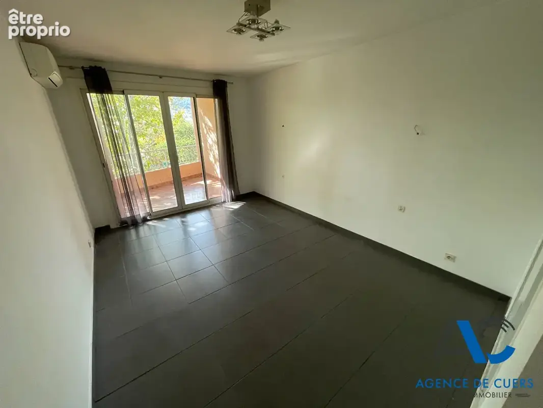 Appartement Cuers 3 pièce(s) 66 m2 - photo 5