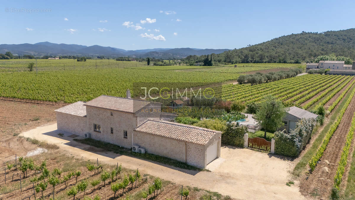 CUERS, Villa de 133 m2 nichée au coeur des vignes BIO - photo 2