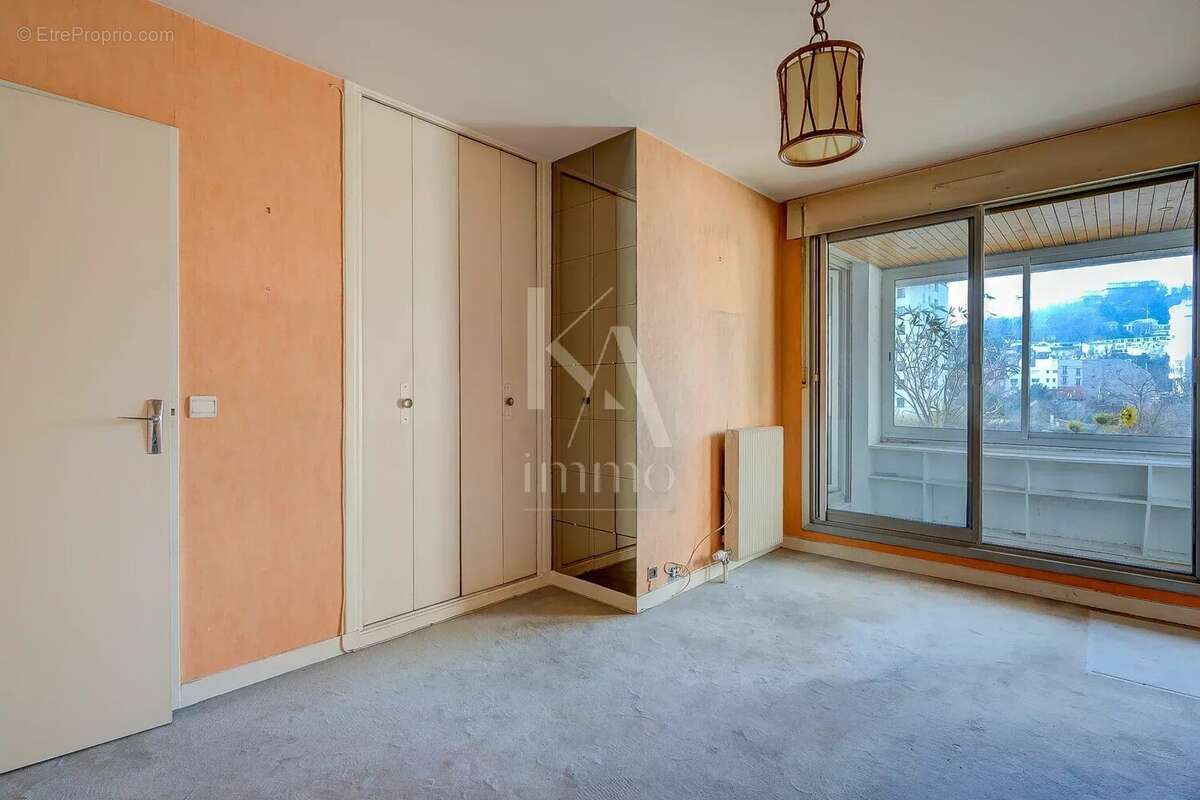 Appartement à SURESNES
