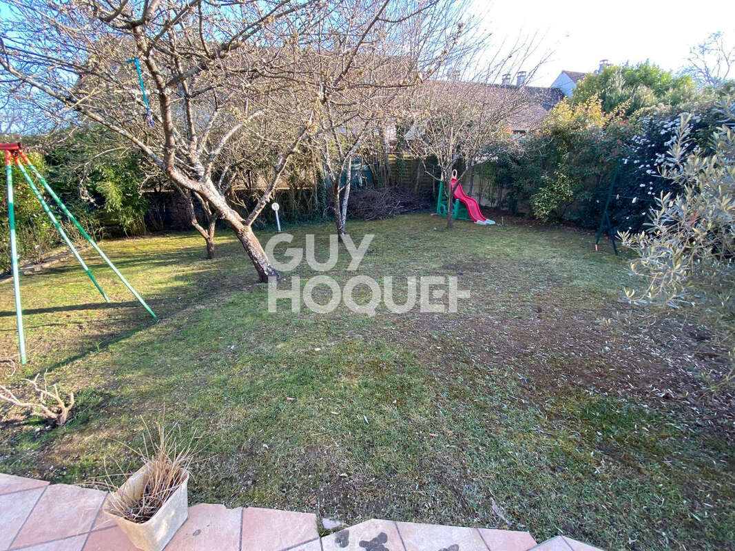 Maison à VENEUX-LES-SABLONS