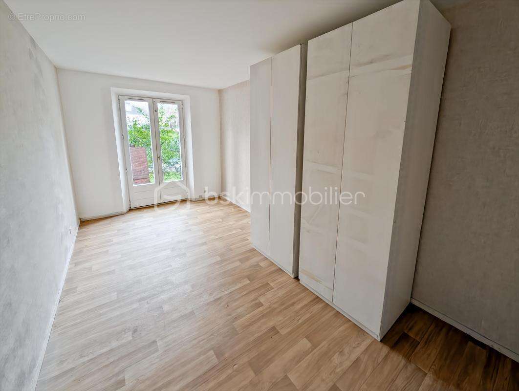 Appartement à EMERAINVILLE