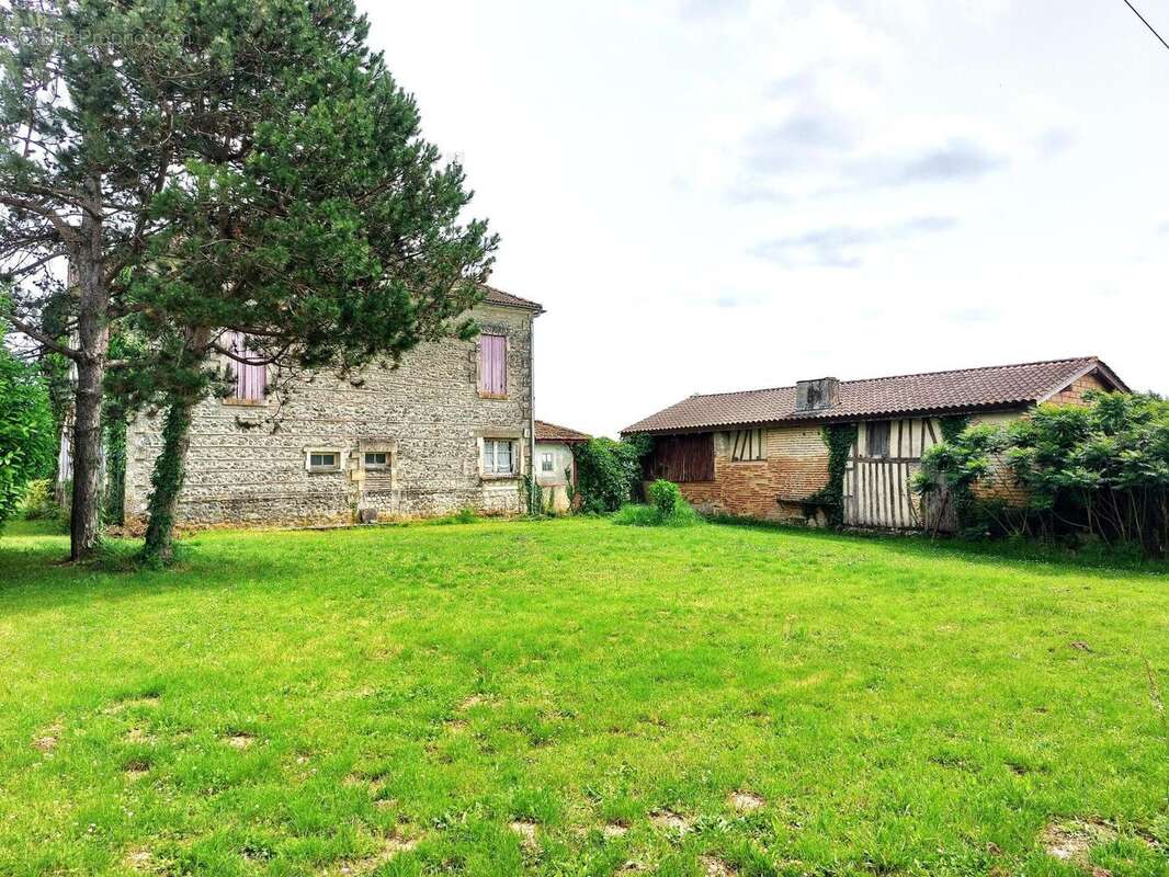 Maison 110 m² à Fauillet  - photo 2