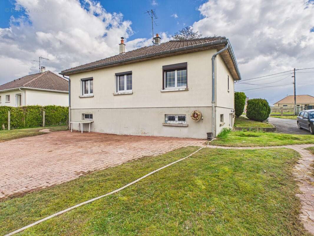 Maison à VALLANT-SAINT-GEORGES