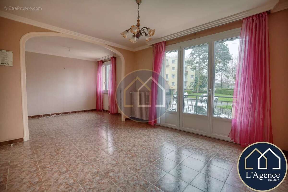 Maison à CHATEAUNEUF-EN-THYMERAIS