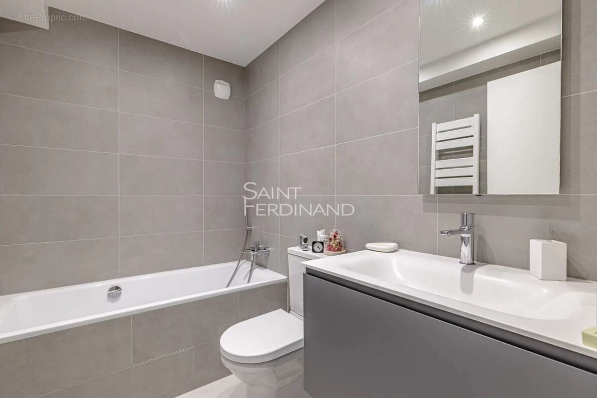 Appartement à PARIS-15E