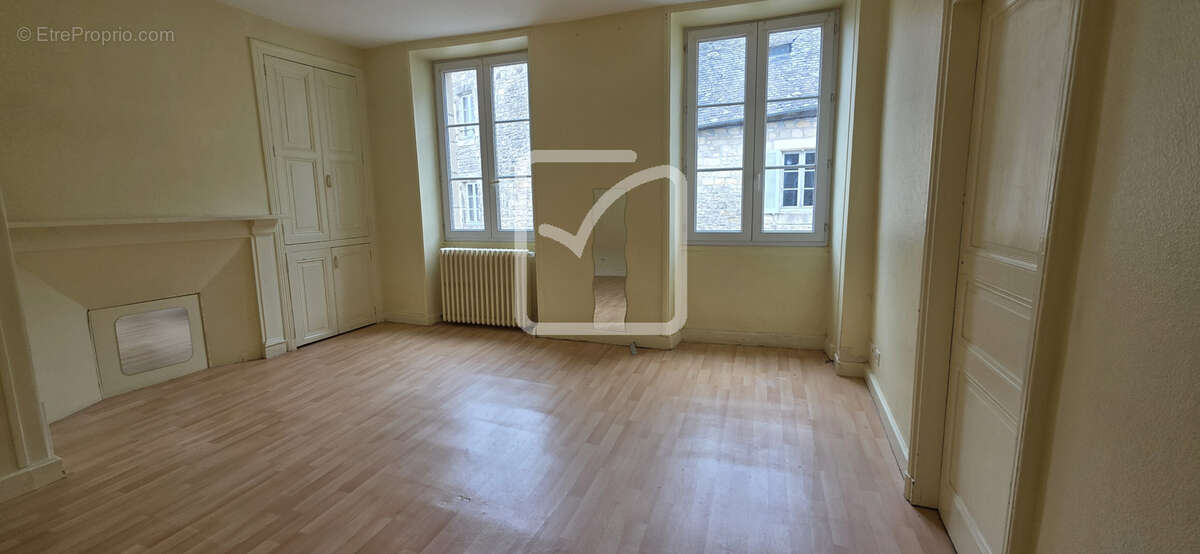 Maison à AYEN