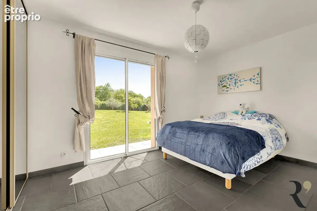 Maison Drémil Lafage 7 pièces 203 m2 sur terrain de 3972 m2 - photo 8