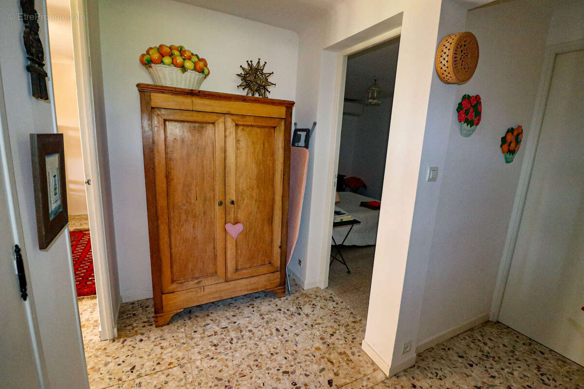 Villa 5 chambres sur terrain 2000m2 avec piscine à 2 pas du village de flayosc - photo 19