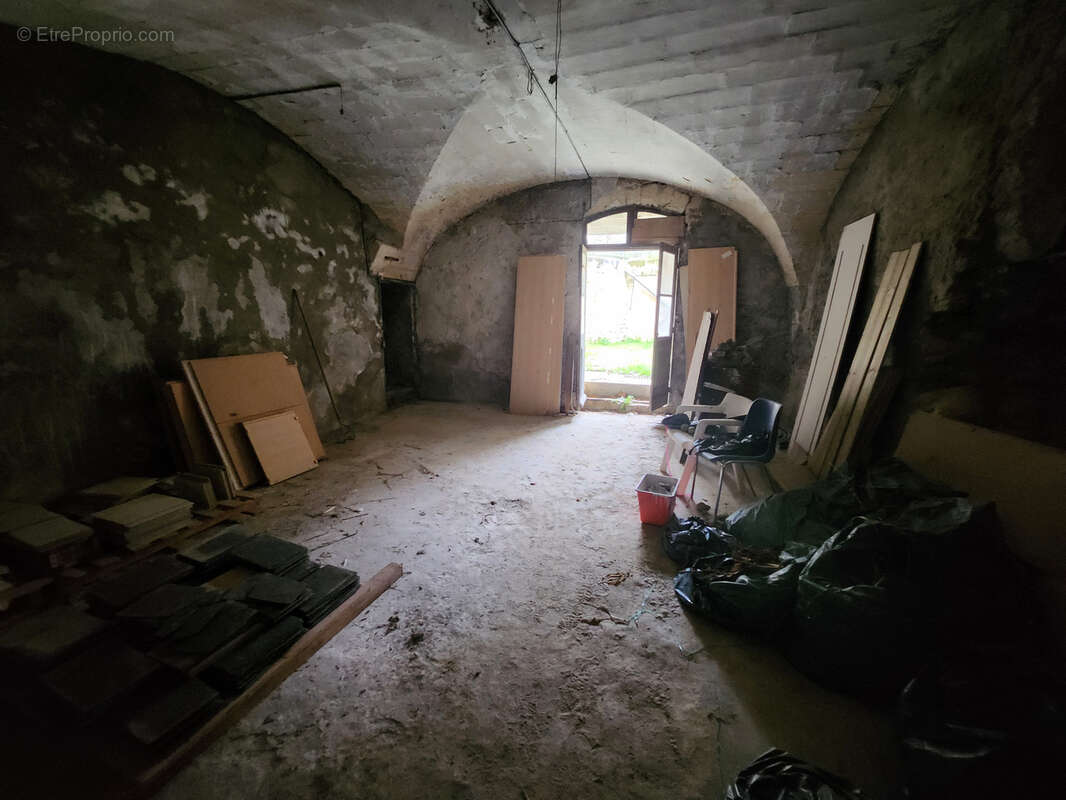 Bel espace à aménager à UZES - photo 5