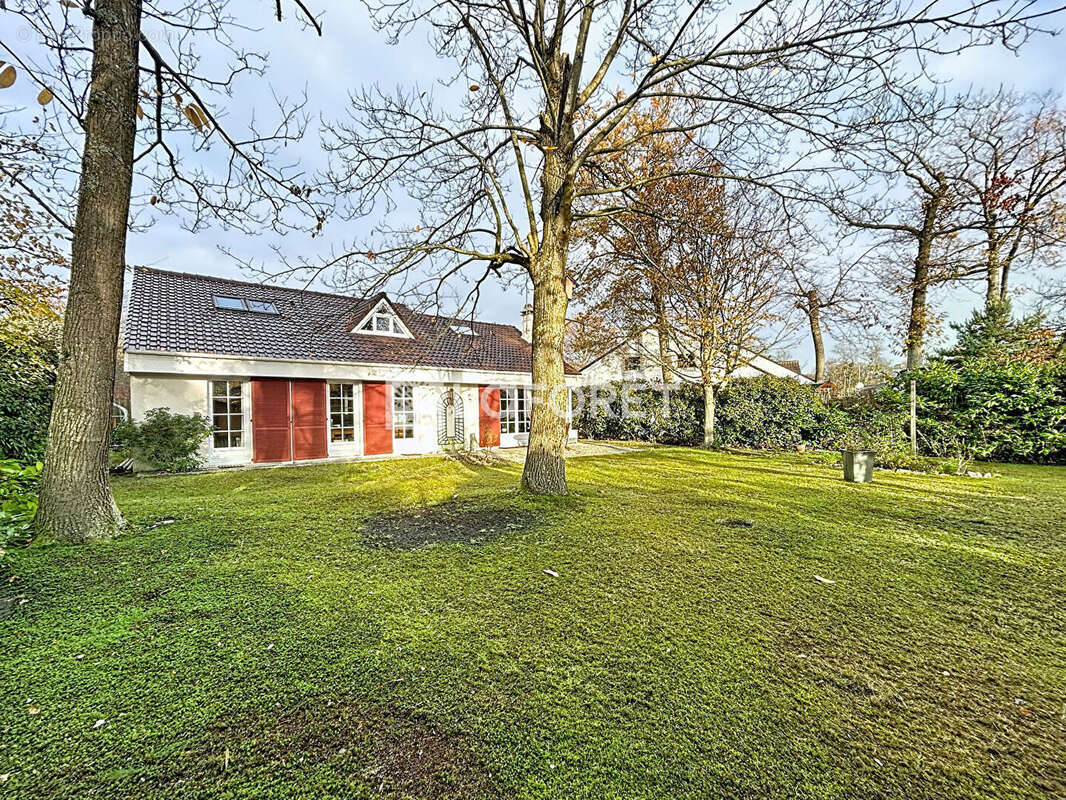 Maison à VERNEUIL-SUR-SEINE