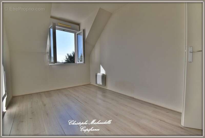Appartement à SAINT-THIBAULT-DES-VIGNES