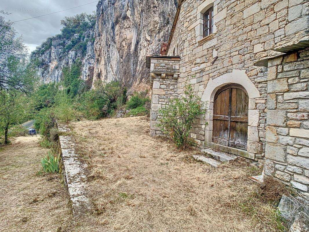 Maison à SAINT-SULPICE