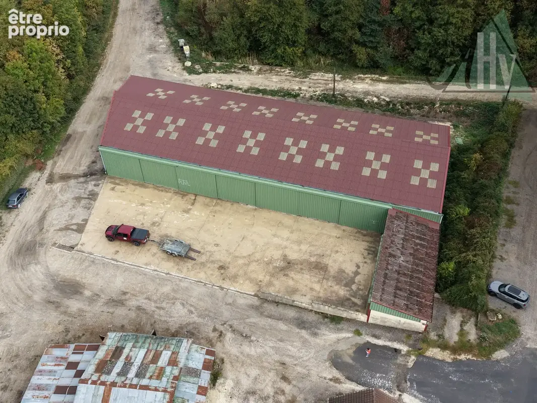 Hangar de stockage - 1 100m2 - Parcelle de 4000 m2 environ - Sainte-Colombe - photo 5