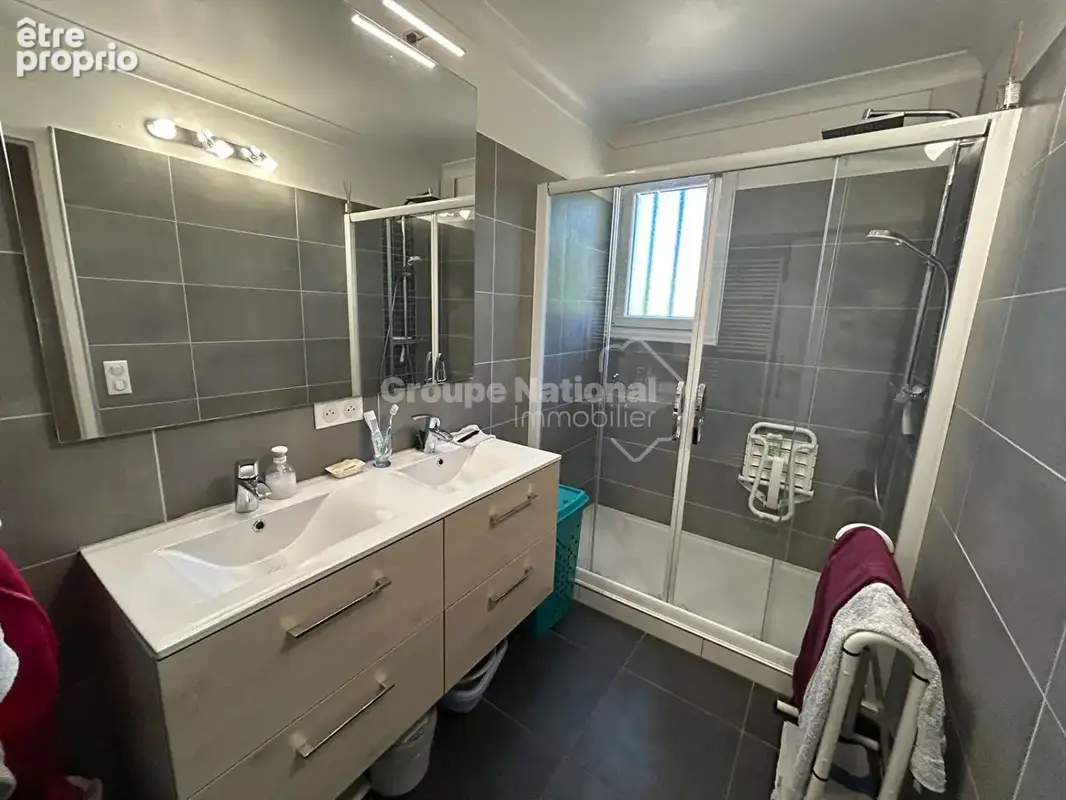 Maison 5 chambres sur parcelle de 1364 m² avec piscine et grand garage - Aubignan - photo 14