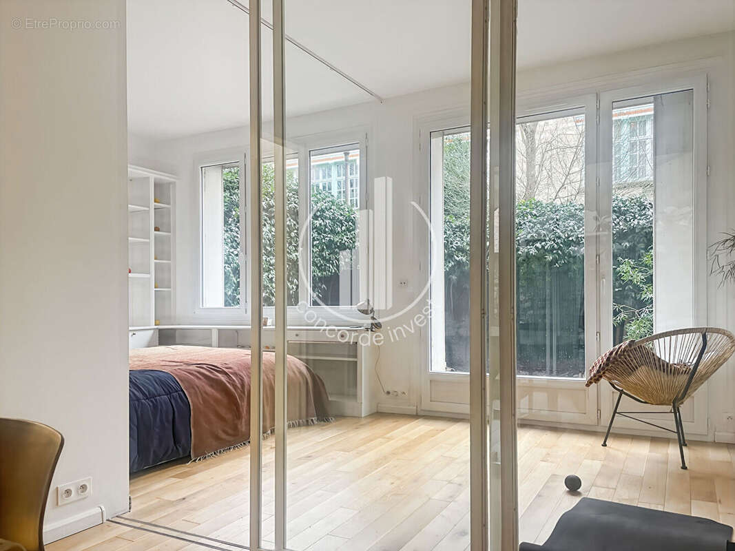 Appartement à PARIS-16E