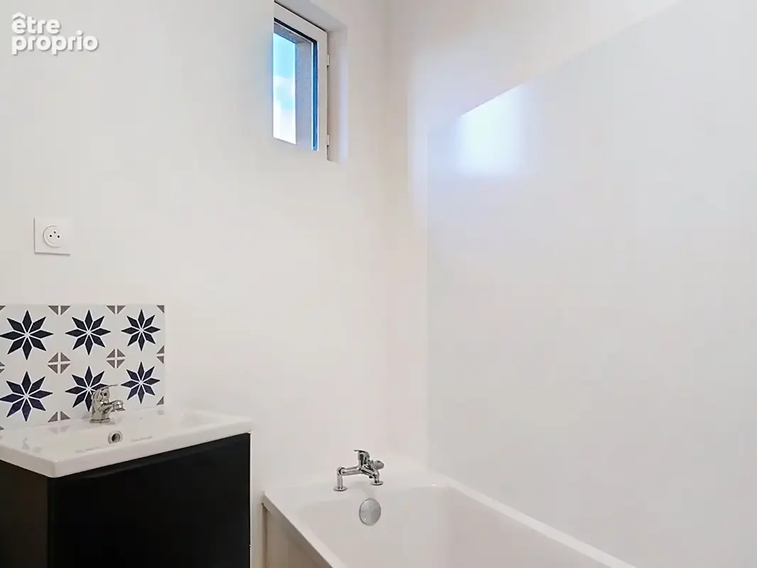Maison entièrement rénovée avec studio indépendant Centre bourg - photo 17