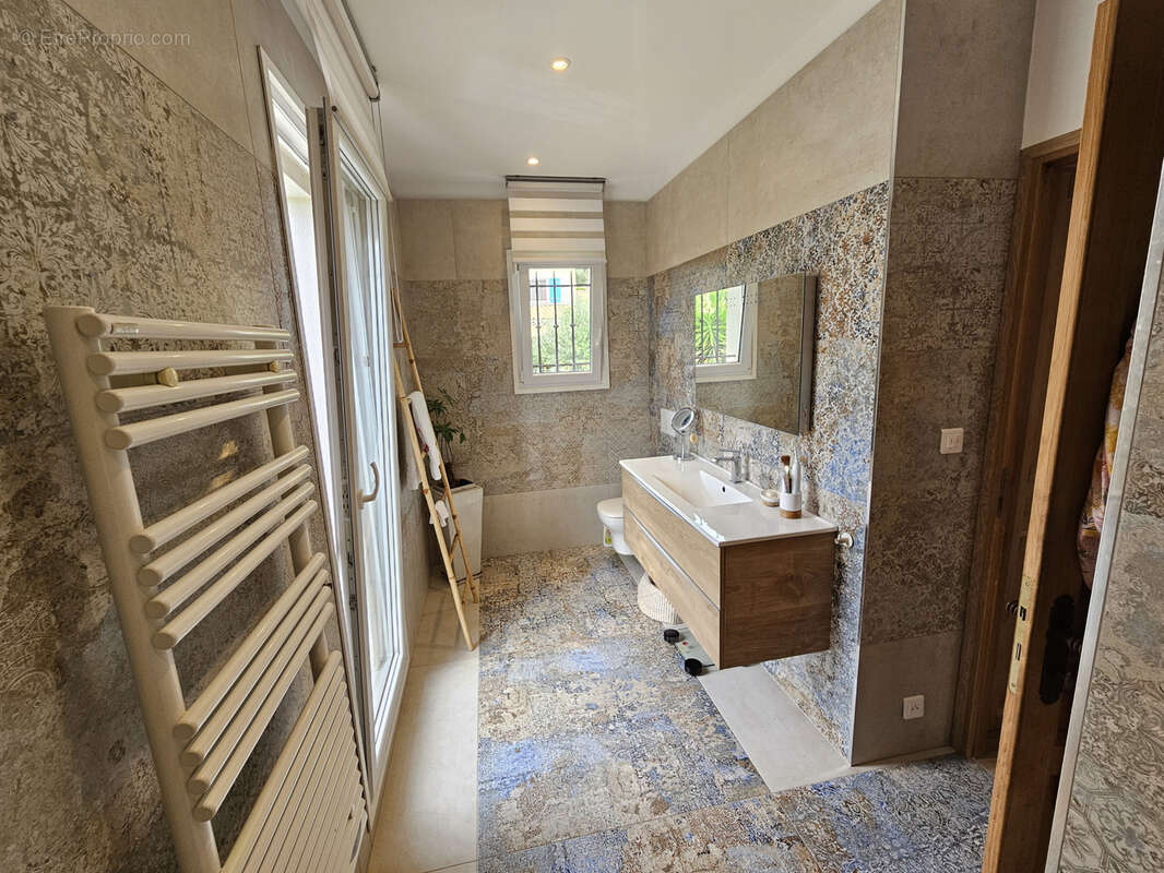 Maison à SAINT-JEANNET