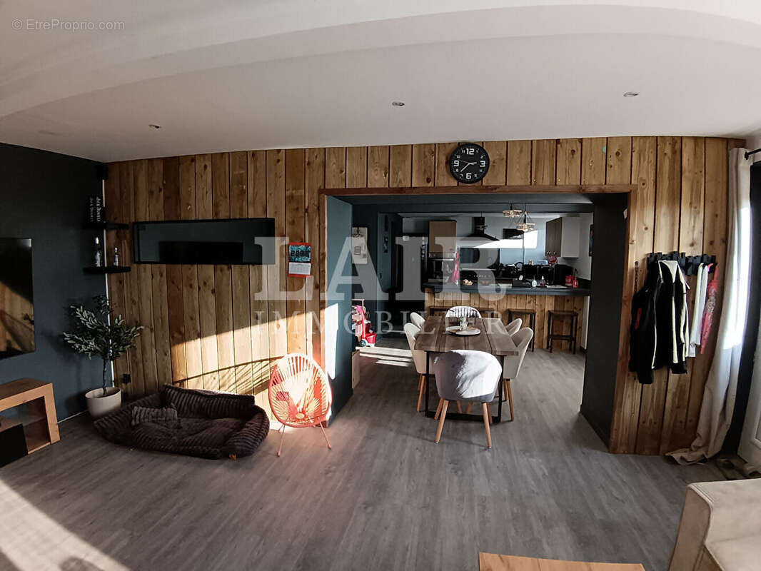 Maison à LE MELE-SUR-SARTHE