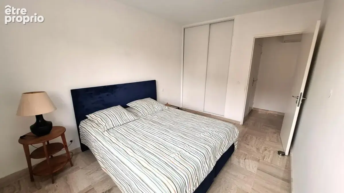 Appartement traversant avec vue mer panoramique  Port de Hyères - photo 9
