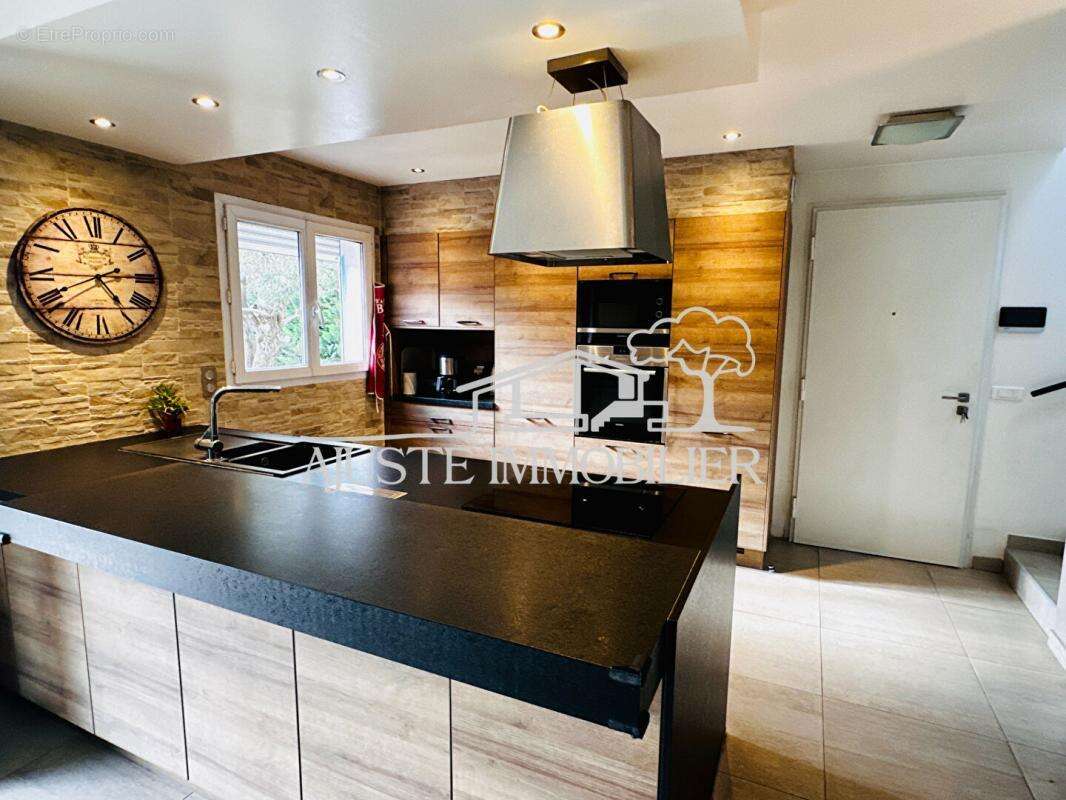 Commerce à MARIGNANE